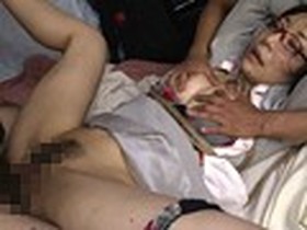 ［閲覧注意］輪姦レイプ映像 ノーカット無編集・婦女強姦犯罪記録 強烈！クロロホルムで昏睡、媚薬で痙攣、犯され続けたメガネ主婦OLが悲惨過ぎる　サンプル画像04